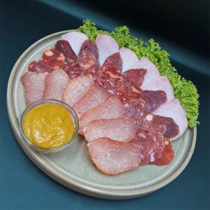 Плато мясное